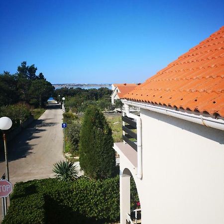 Apartman Milutin Vrsi Exterior photo