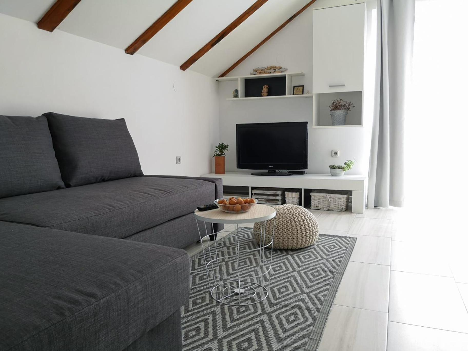 Apartman Milutin Vrsi Exterior photo