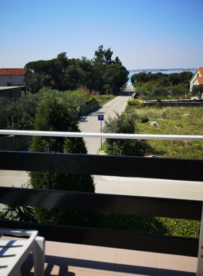 Apartman Milutin Vrsi Exterior photo